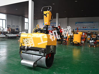 道路養(yǎng)護(hù)責(zé)任重大，小型壓路機(jī)需求迅速增長(zhǎng)