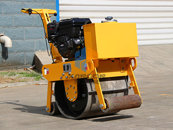 適合公路養(yǎng)護(hù)的小型壓路機(jī)真的挺不錯(cuò)！