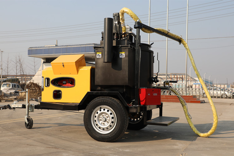 200升拖掛式瀝青灌縫機(jī)轉(zhuǎn)場(chǎng)需要注意哪些問題？