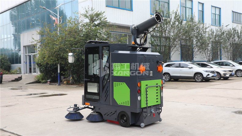 電動掃地機(jī)灑水、噴霧、清掃、吸塵都可以